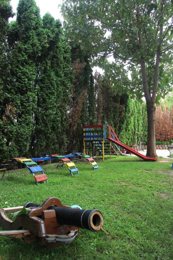 Hotel Andalus Skopie Exterior foto